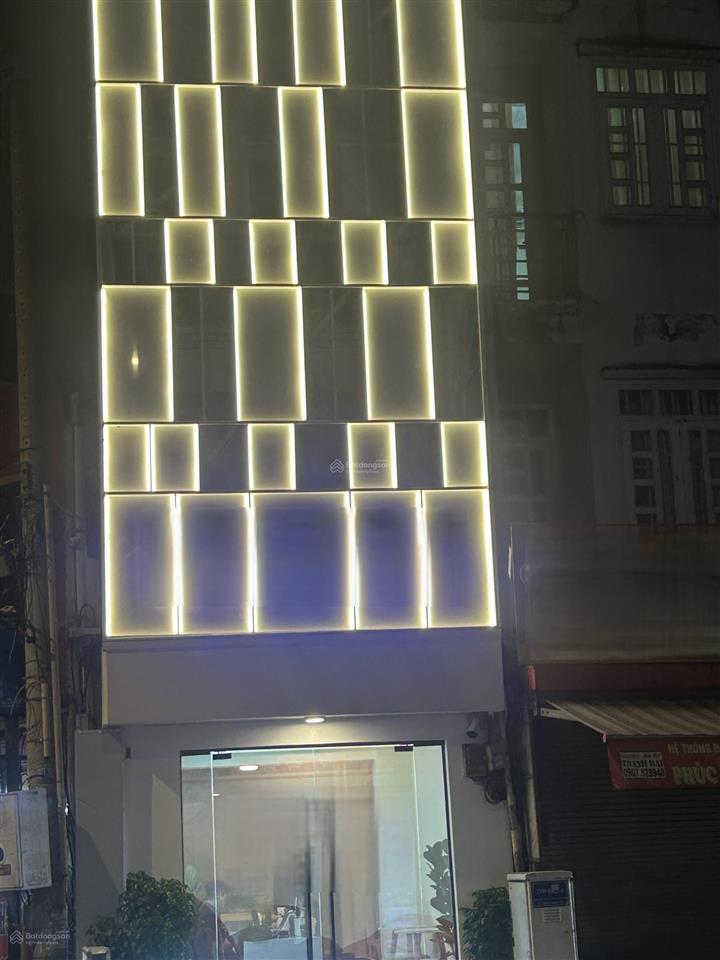 Quận 1  mặt tiền đinh tiên hoàng  võ thị sáu  dòng tiền 720tr/năm  52,7m2  19.6 tỷ!