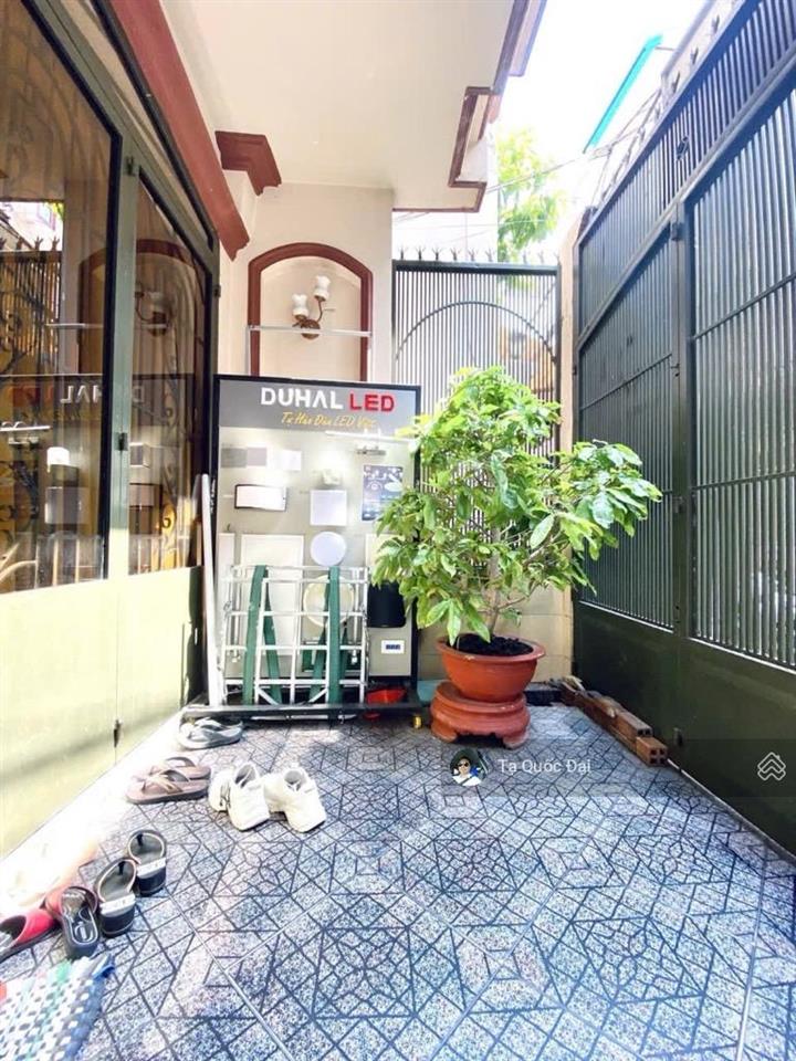 Quận 3  cmt8  gần chợ hoà hưng  64.2m2  13.5 tỷ