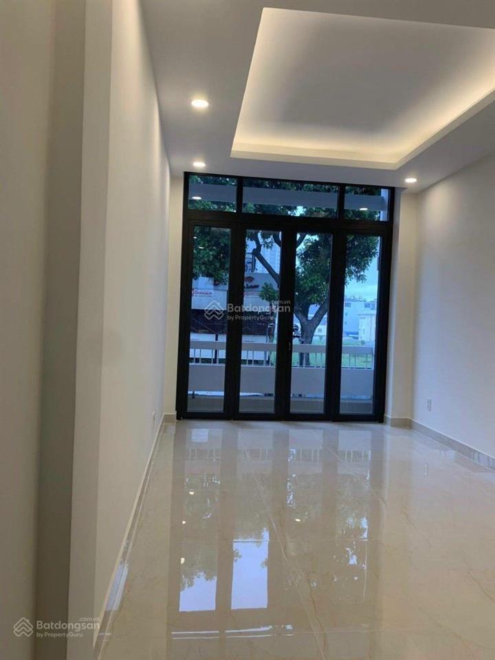 Quận 10  mặt tiền 3/2  kinh doanh đa ngành  4 tầng  dtcn 24.2m2  12.8 tỷ