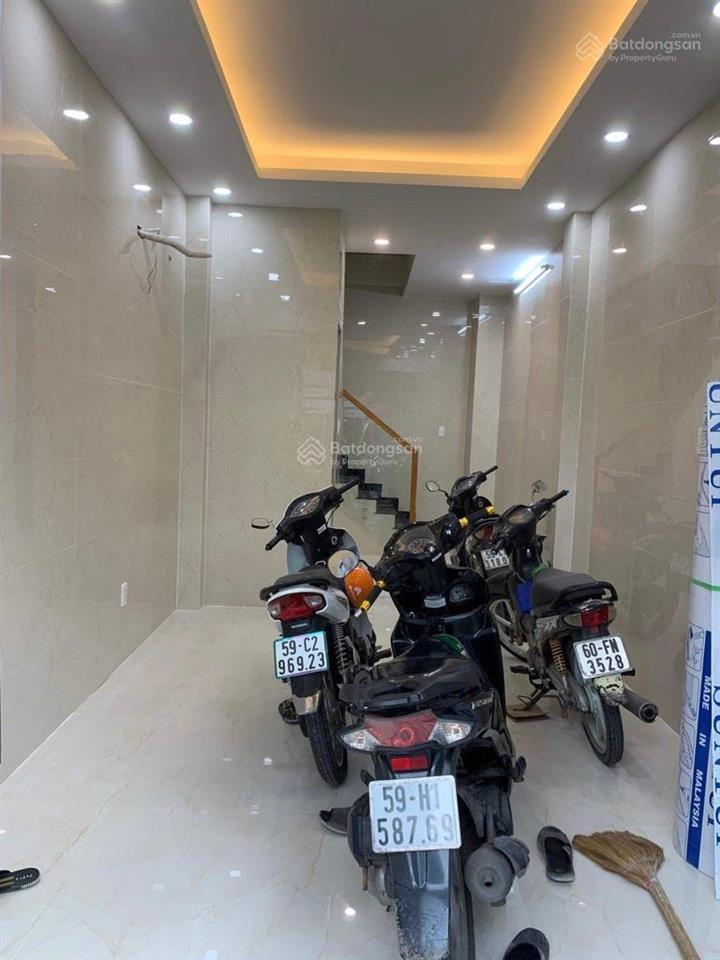 Quận 10  mặt tiền 3/2  kinh doanh đa ngành  4 tầng  dtcn 24.2m2  12.8 tỷ