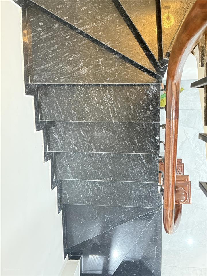 Bán nhà riêng tại phố nhân hòa, quận thanh xuân, dt 30m2x5t giá 5,5 tỷ, chỉ 10m ra ô tô tránh