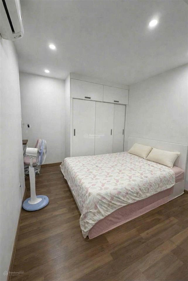 Bán nhanh căn 2n goldmark, giá đầu tư bao sang tên , sẵn sổ cất két  xem là ưng.