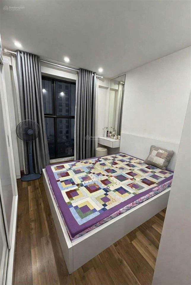 Bán nhanh căn 2n goldmark, giá đầu tư bao sang tên , sẵn sổ cất két  xem là ưng.