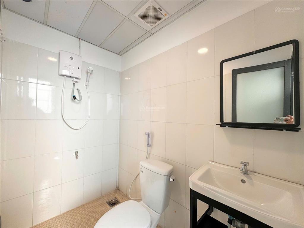 Studio siêu rộng hơn 40m2, có thang máy hầm xe đầy đủ tiện nghi, an ninh, hẻm lớn gần chợ bà chiểu