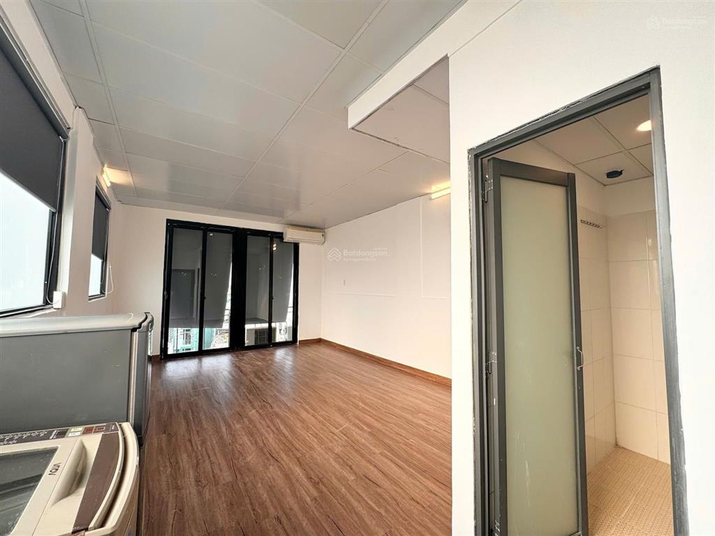Studio siêu rộng hơn 40m2, có thang máy hầm xe đầy đủ tiện nghi, an ninh, hẻm lớn gần chợ bà chiểu