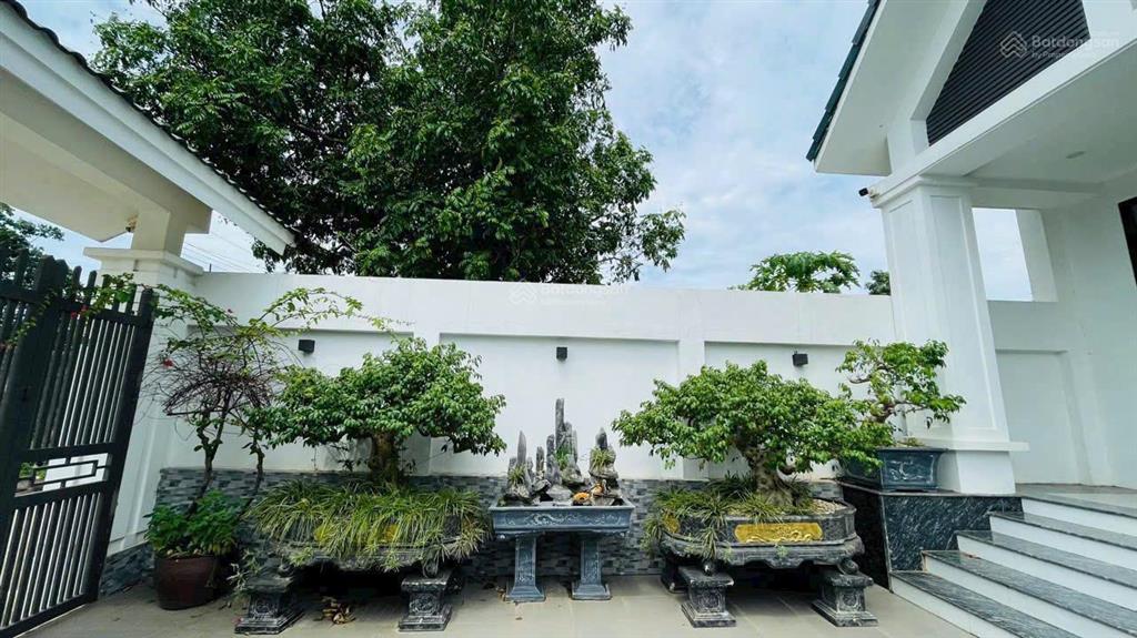 A248. bán nhà 2 tầng sẵn ở tại đông yên  phú cát  hòa lạc, gần hồ thoáng mát, gần quốc lộ 21