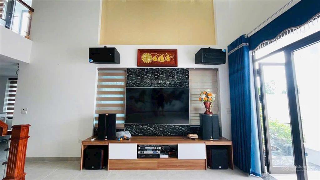 A248. bán nhà 2 tầng sẵn ở tại đông yên  phú cát  hòa lạc, gần hồ thoáng mát, gần quốc lộ 21