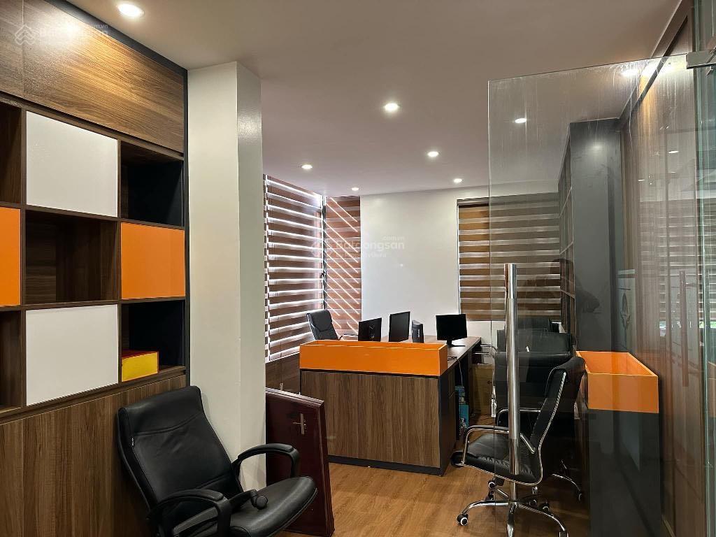 Bán nhà phố đặng xuân bảng  linh đàm , kinh doanh đa ngành  vỉa hè rộng , mặt tiền lớn