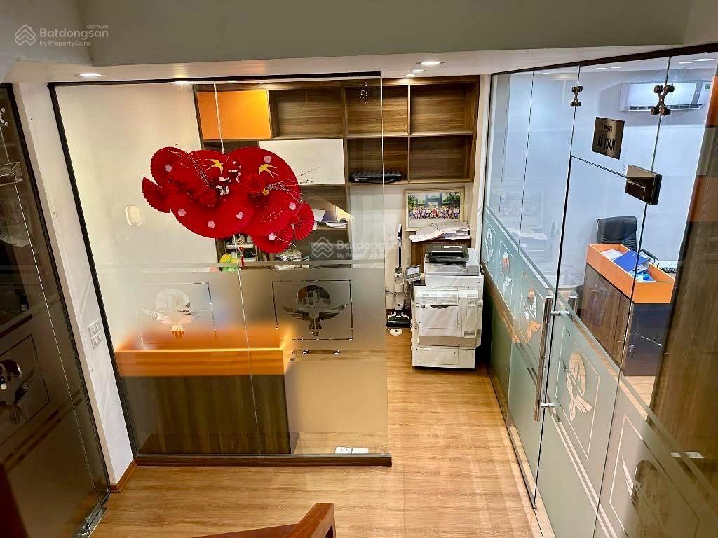 Bán nhà phố đặng xuân bảng  linh đàm , kinh doanh đa ngành  vỉa hè rộng , mặt tiền lớn