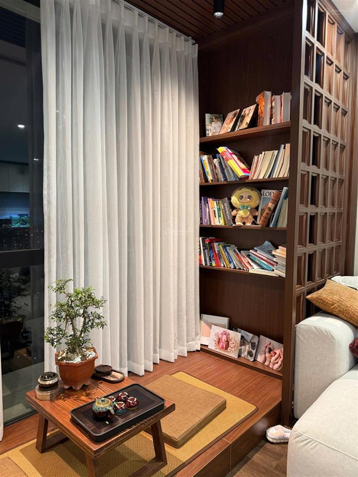 Siêu rẻ, cần bán gấp căn hộ 127m2  3n2wc royal city giá chỉ 15,8 tỷ