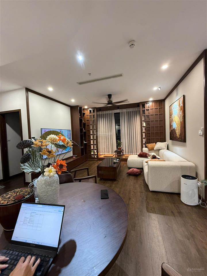 Siêu rẻ, cần bán gấp căn hộ 127m2  3n2wc royal city giá chỉ 15,8 tỷ