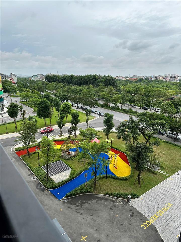 Studio 27m2 tòa p2 view thoáng đẹp, gần sân chơi, không gian xanh giá chỉ 2.425 tỷ