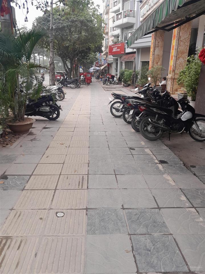 Mặt đường văn tiến dũng  cầu diễn, cho thuê làm văn phòng, dt 200m2, thông sàn, tầng hầm, vỉa hè