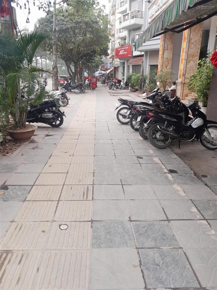 Mặt đường văn tiến dũng  cầu diễn, cho thuê làm văn phòng, dt 200m2, thông sàn, tầng hầm, vỉa hè