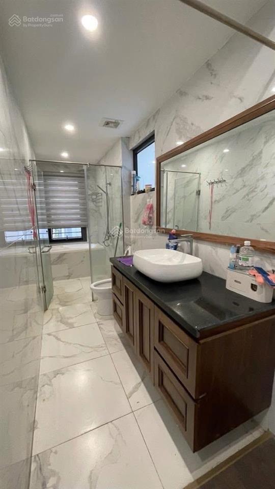 Bán nhà phân lô chùa bộc, 50m2x5 tầng, ngõ thông, kinh doanh. 30m ra phố. giá 14,8tỷ. quận đống đa