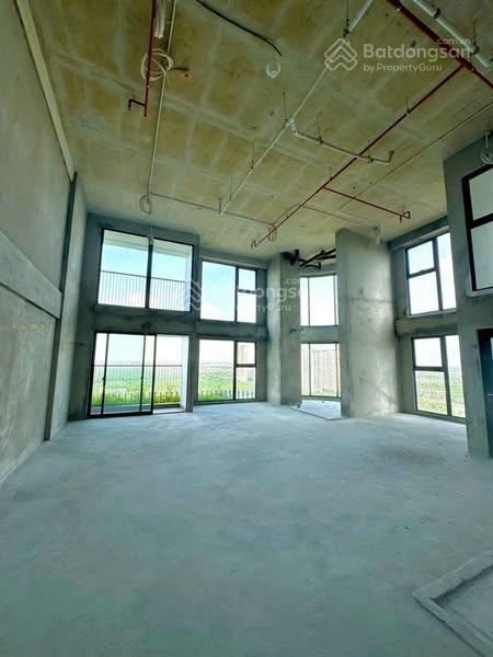 Skyvilla onsen nguyên bản view hồ thiên nga  sân golf tìm chủ mới
