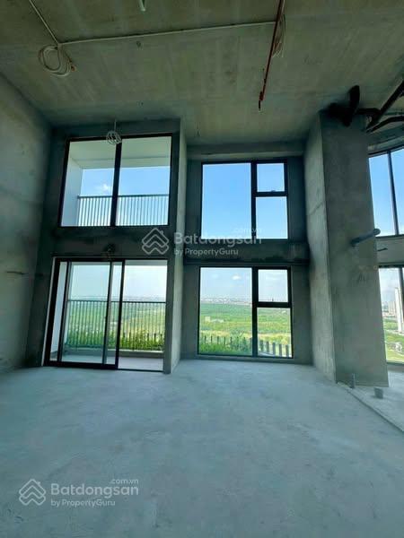 Skyvilla onsen nguyên bản view hồ thiên nga  sân golf tìm chủ mới