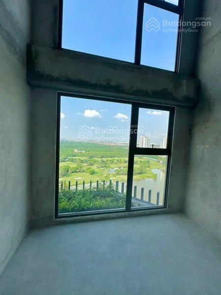 Skyvilla onsen nguyên bản view hồ thiên nga sân golf tìm chủ mới