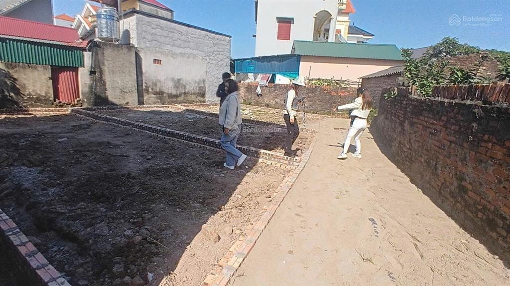 F0 đội 1 thị trung đình dù. cách trục chính apphan 10m, cách trục chính xã đình dù 50m