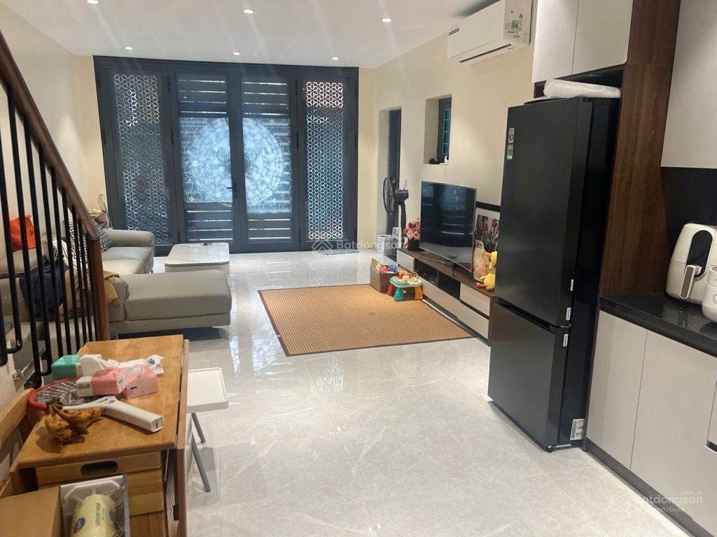 P. hồng hà ô tô đỗ cửa  đất nâu xịn  vị trí không có căn t2 nhà mới đẹp ở ngay  lô góc 2 thoáng