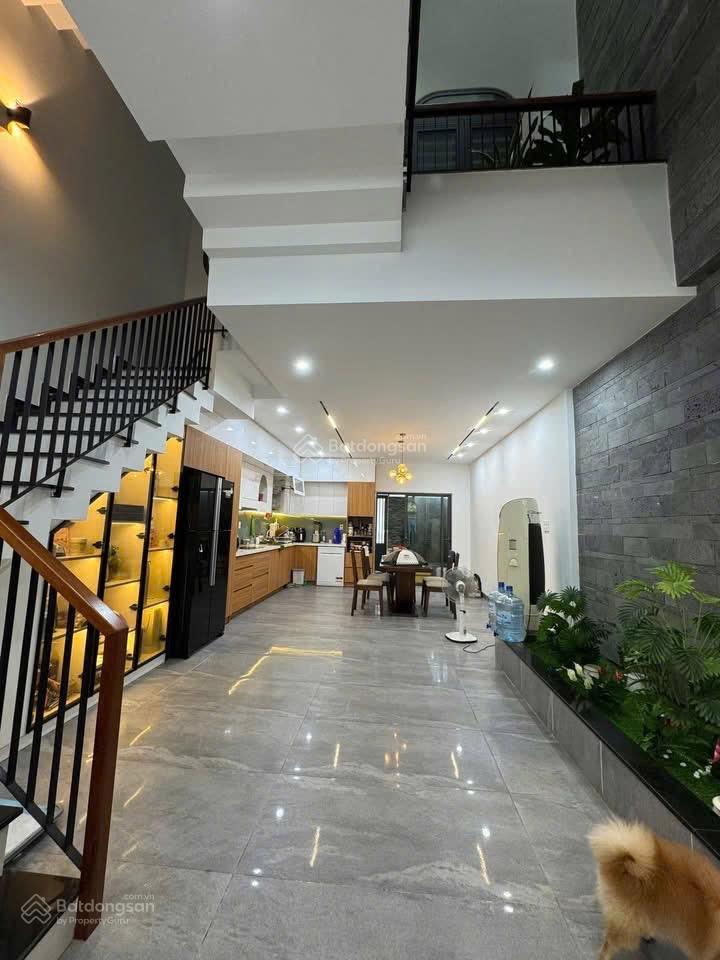 Chính chủ gửi bán nhà 4 tầng full nội thất, khu dân trí cao. gần sông, gần biển, sát dương khuê