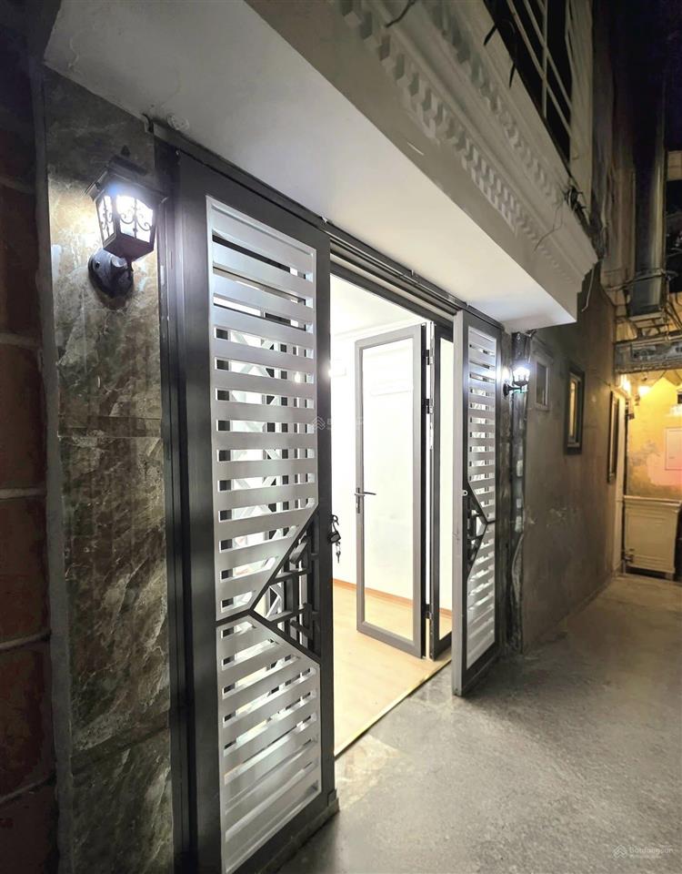 Siêu hiếm  chính chủ cần bán gấp nhà mới 5 tầng đón tết phố xã đàn 2  nhà mới đẹp full nội thất.