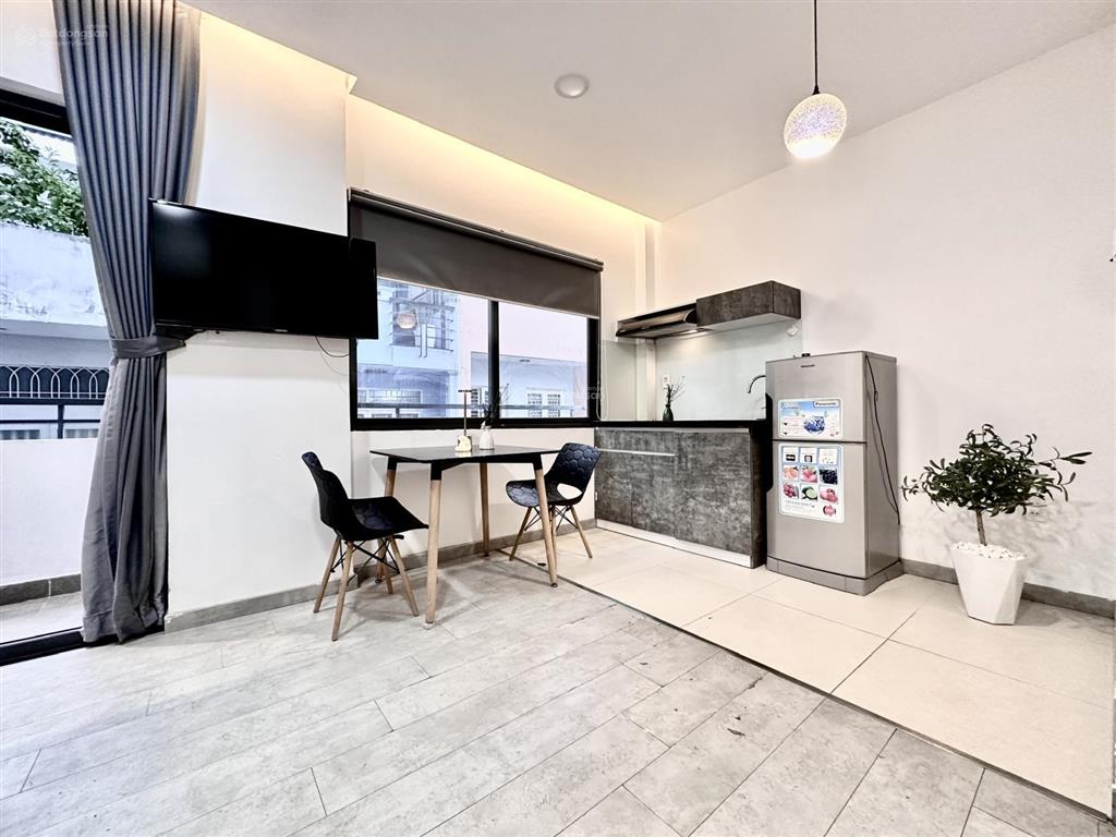 Cho thuê căn hộ 40m2 ban công thoáng ngay phan xích long, phú nhuận. an ninh tuyệt đối