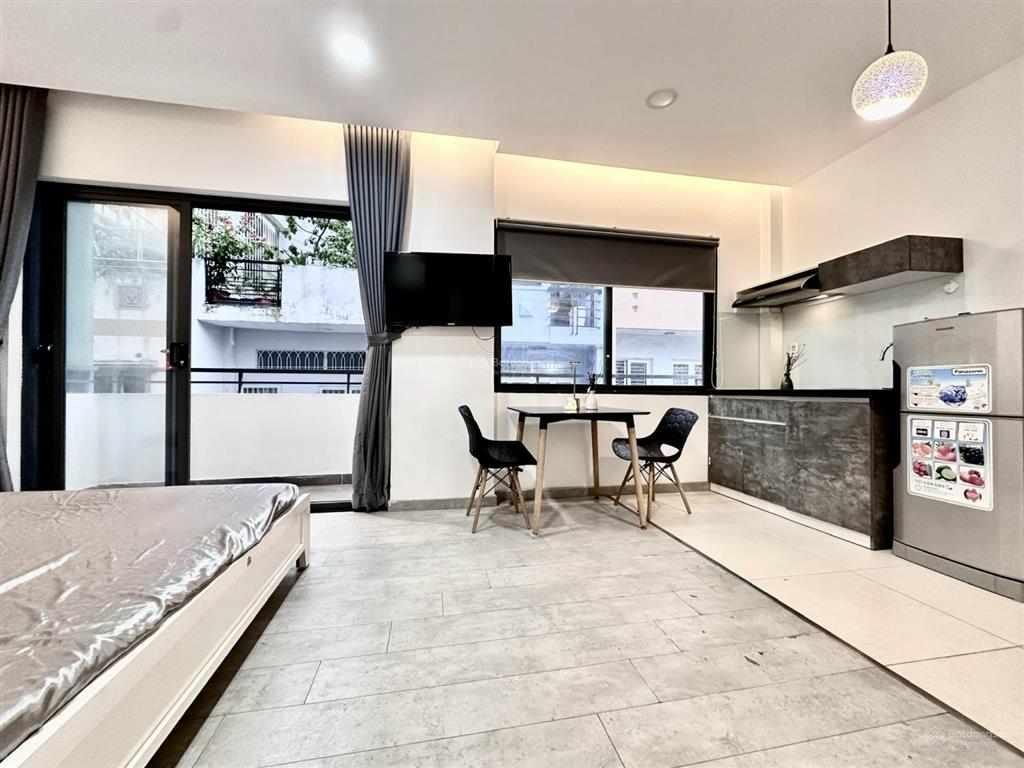 Cho thuê căn hộ 40m2 ban công thoáng ngay phan xích long, phú nhuận. an ninh tuyệt đối