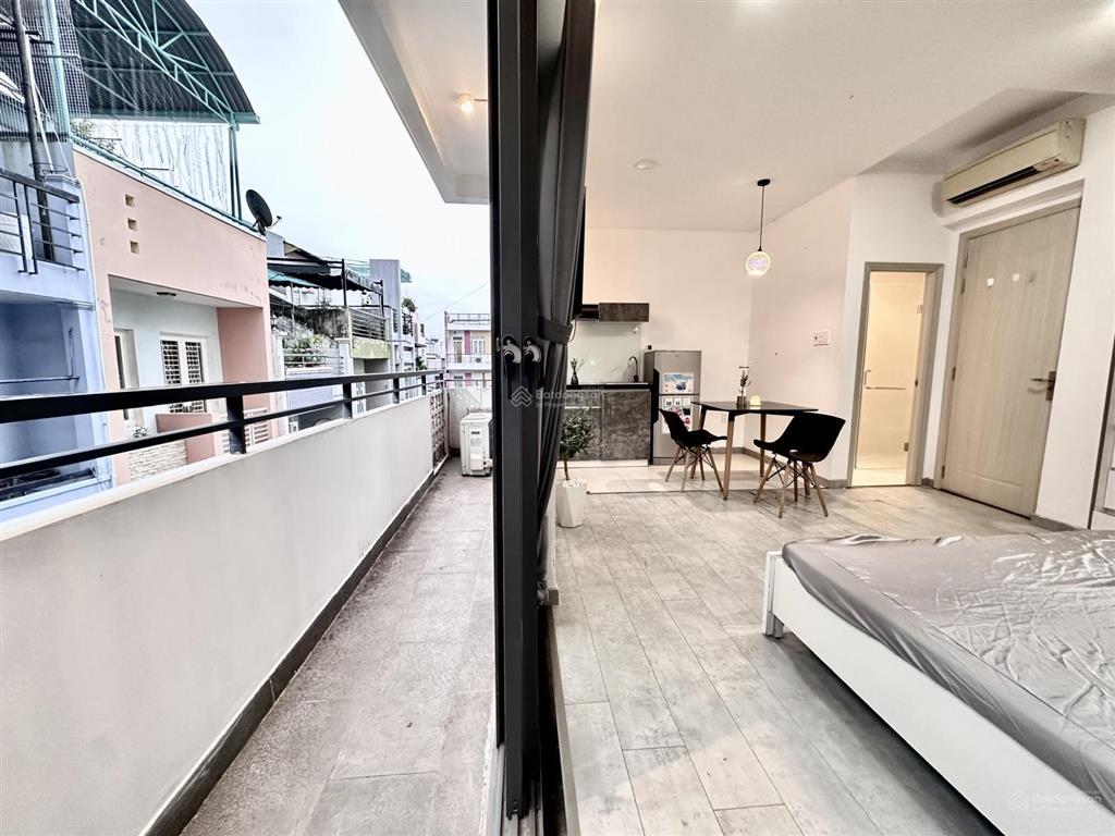 Cho thuê căn hộ 40m2 ban công thoáng ngay phan xích long, phú nhuận. an ninh tuyệt đối