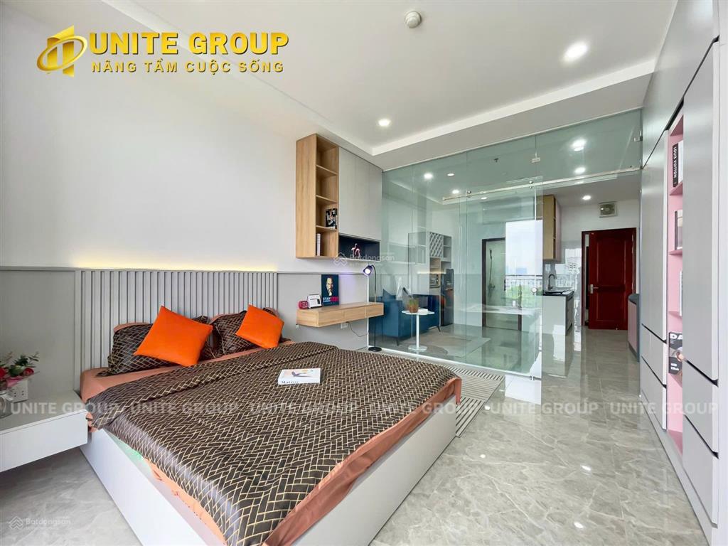 Căn hộ có ban công siêu rộng, thoáng mát full nội thất tại quận 7