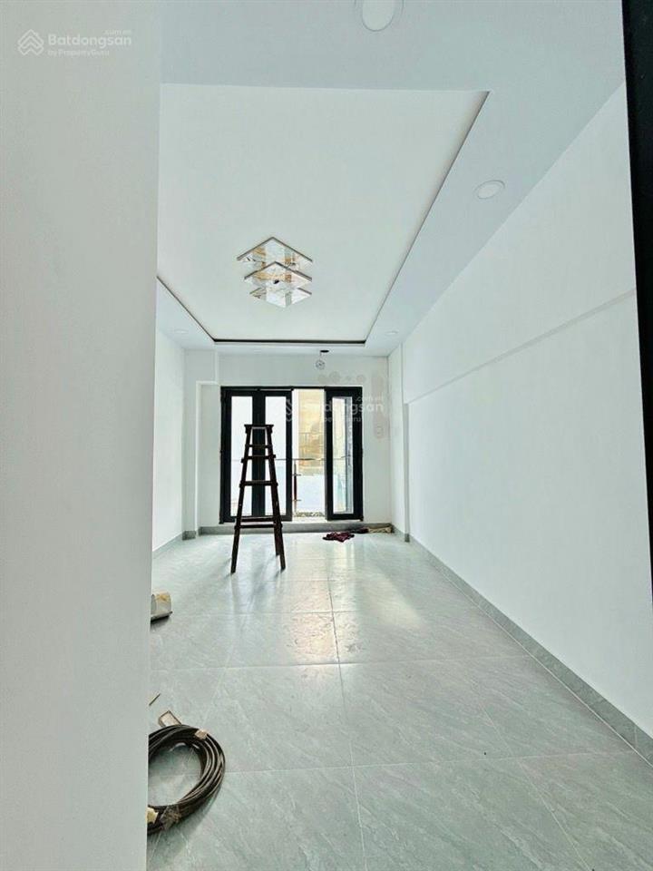 Bán nhà đường nguyễn khoái, 32m2, 3 tầng, gần cầu nguyễn văn cừ, quận 4, chỉ 4.x tỷ