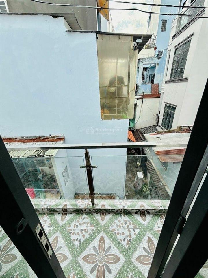 Bán nhà đường nguyễn khoái, 32m2, 3 tầng, gần cầu nguyễn văn cừ, quận 4, chỉ 4.x tỷ