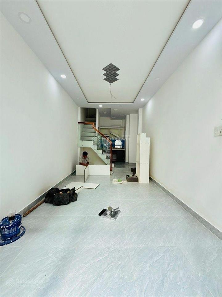 Bán nhà đường nguyễn khoái, 32m2, 3 tầng, gần cầu nguyễn văn cừ, quận 4, chỉ 4.x tỷ