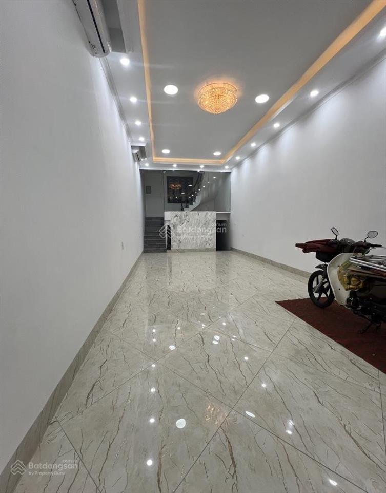 28 tỷ  70m2. bán nhà mặt phố hồ tùng mậu. 6t thang máy, 1 mặt phố, 1 mặt ngõ ô tô 7 chỗ. kd đỉnh.