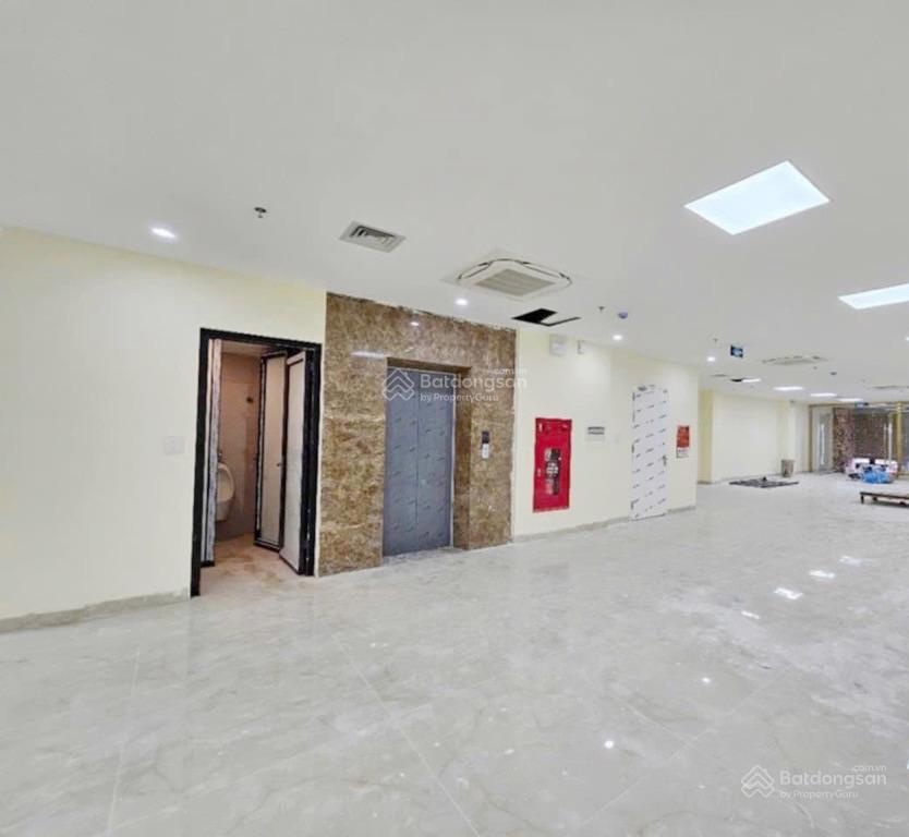 Bán nhà mặt phố trương công giai, sát phố cầu giấy, 100m2. mt 6m. 7 tầng thông sàn. thang máy