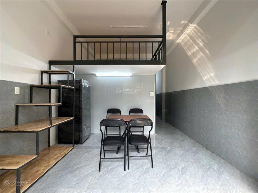 Chdv full nội thất tách bếp, gác, ban công cửa sổ máy giặt riêng cực thoáng ngay luỹ bán bích