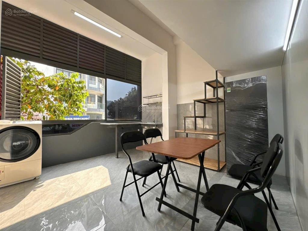 Chdv full nội thất tách bếp, gác, ban công cửa sổ máy giặt riêng cực thoáng ngay luỹ bán bích