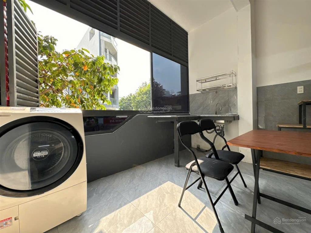 Chdv full nội thất tách bếp, gác, ban công cửa sổ máy giặt riêng cực thoáng ngay luỹ bán bích