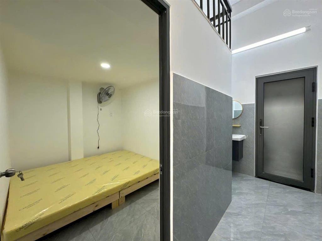 Chdv full nội thất tách bếp, gác, ban công cửa sổ máy giặt riêng cực thoáng ngay luỹ bán bích