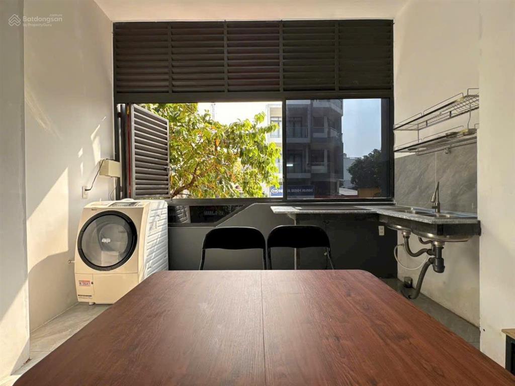 Chdv full nội thất tách bếp, gác, ban công cửa sổ máy giặt riêng cực thoáng ngay luỹ bán bích