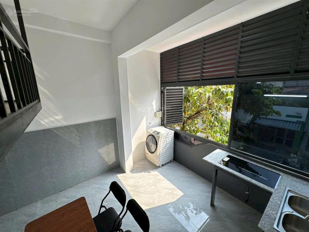 Chdv full nội thất tách bếp, gác, ban công cửa sổ máy giặt riêng cực thoáng ngay luỹ bán bích