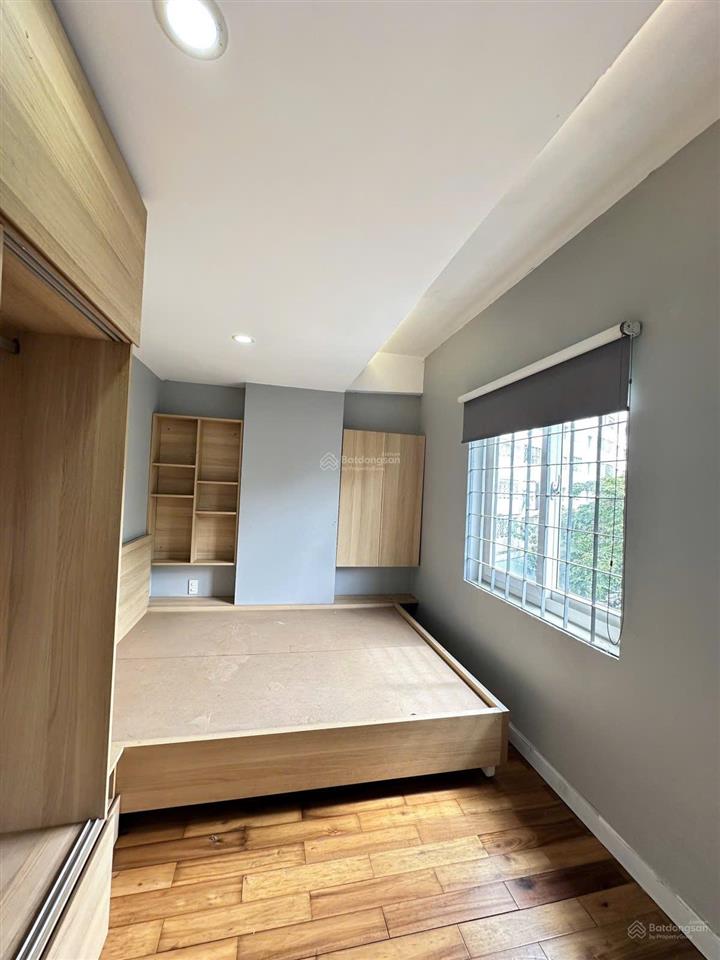 Căn hộ chung cư miếu nổi có sổ có thang máy giá 4 tỷ 1 bớt lộc