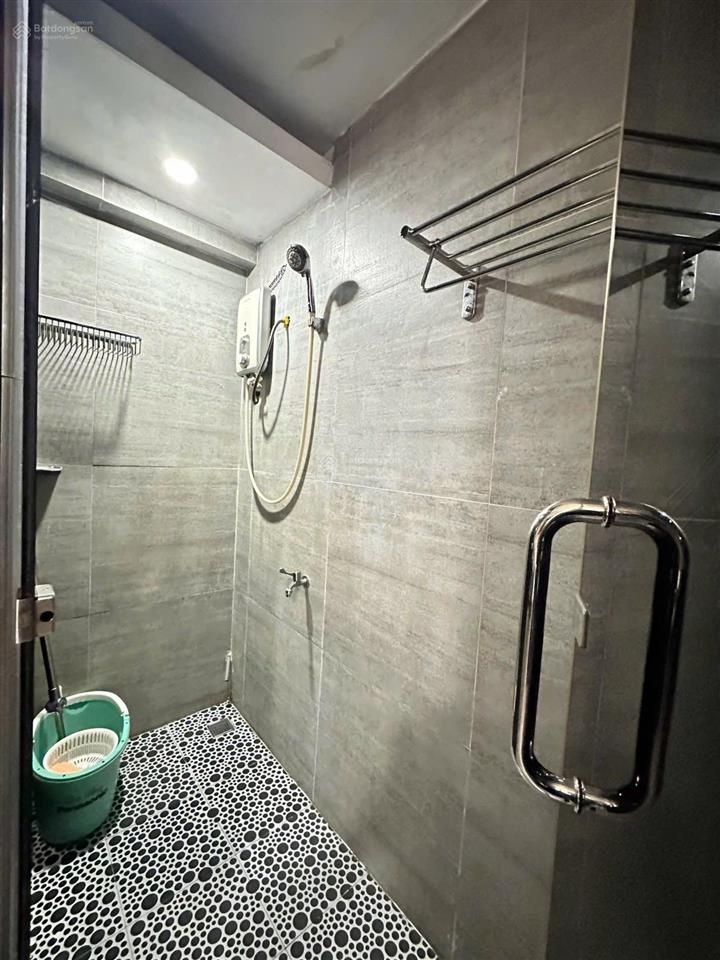 Căn hộ chung cư miếu nổi có sổ có thang máy giá 4 tỷ 1 bớt lộc