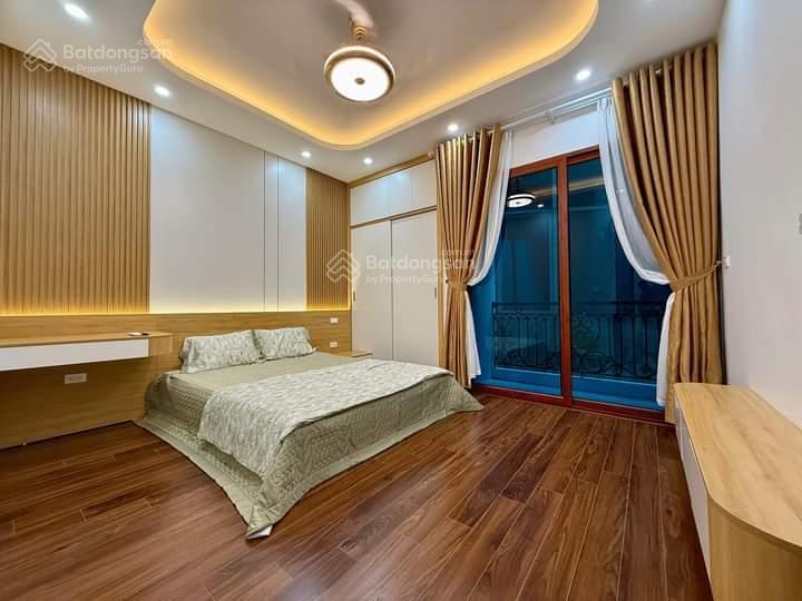 Phân lô! hoàng cầu  ngõ thông  40m ô tô, ngõ 3m  trước nhà thoáng sáng, dân xây, mt 4m  42m2x5t