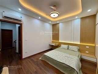 Phân lô! hoàng cầu  ngõ thông  40m ô tô, ngõ 3m  trước nhà thoáng sáng, dân xây, mt 4m  42m2x5t
