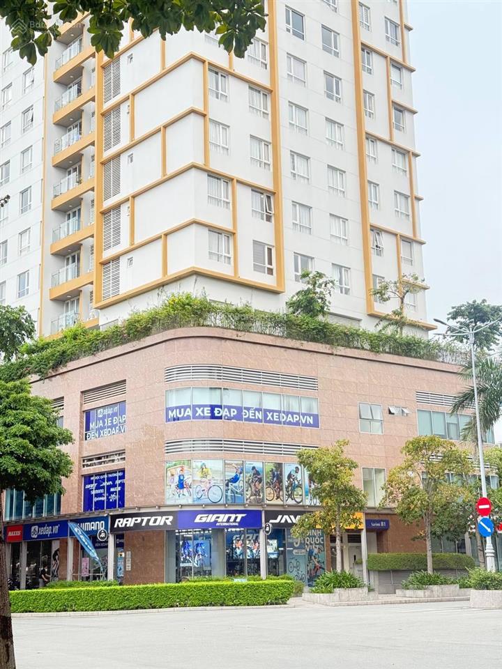 Hiếm có  vị trí căn góc ngay tại mặt tiền đường lớn nhất sala đây anh chị ơi.