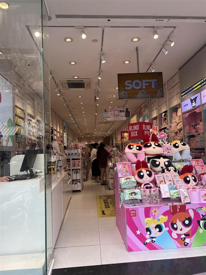 Duy nhất cho thuê nhà mặt phố hàng bông  60m2 , mt 4m , giá 70tr/tháng.  0923/433/988