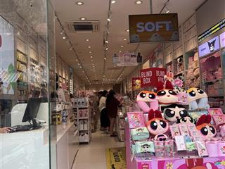 Duy nhất cho thuê nhà mặt phố hàng bông  60m2 , mt 4m , giá 70tr/tháng.  0923/433/988