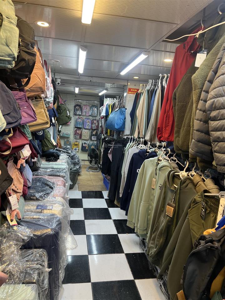 Duy nhất cho thuê nhà mặt phố hàng bông 20m2, mt 2,5m, giá 25tr/tháng.  0923 433 ***