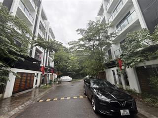 Nhà liền kề phân lô, vỉa hè, phú diễn bắc từ liêm, 100m2, 6 tầng, thang máy, mt 5m, giá 40 tỷ